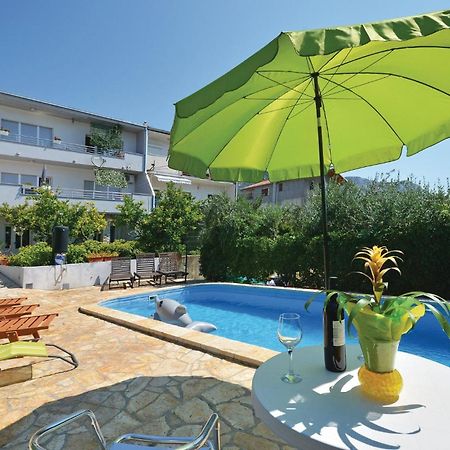 1 Bedroom Nice Apartment In Kastel Sucurac Kaštela Buitenkant foto