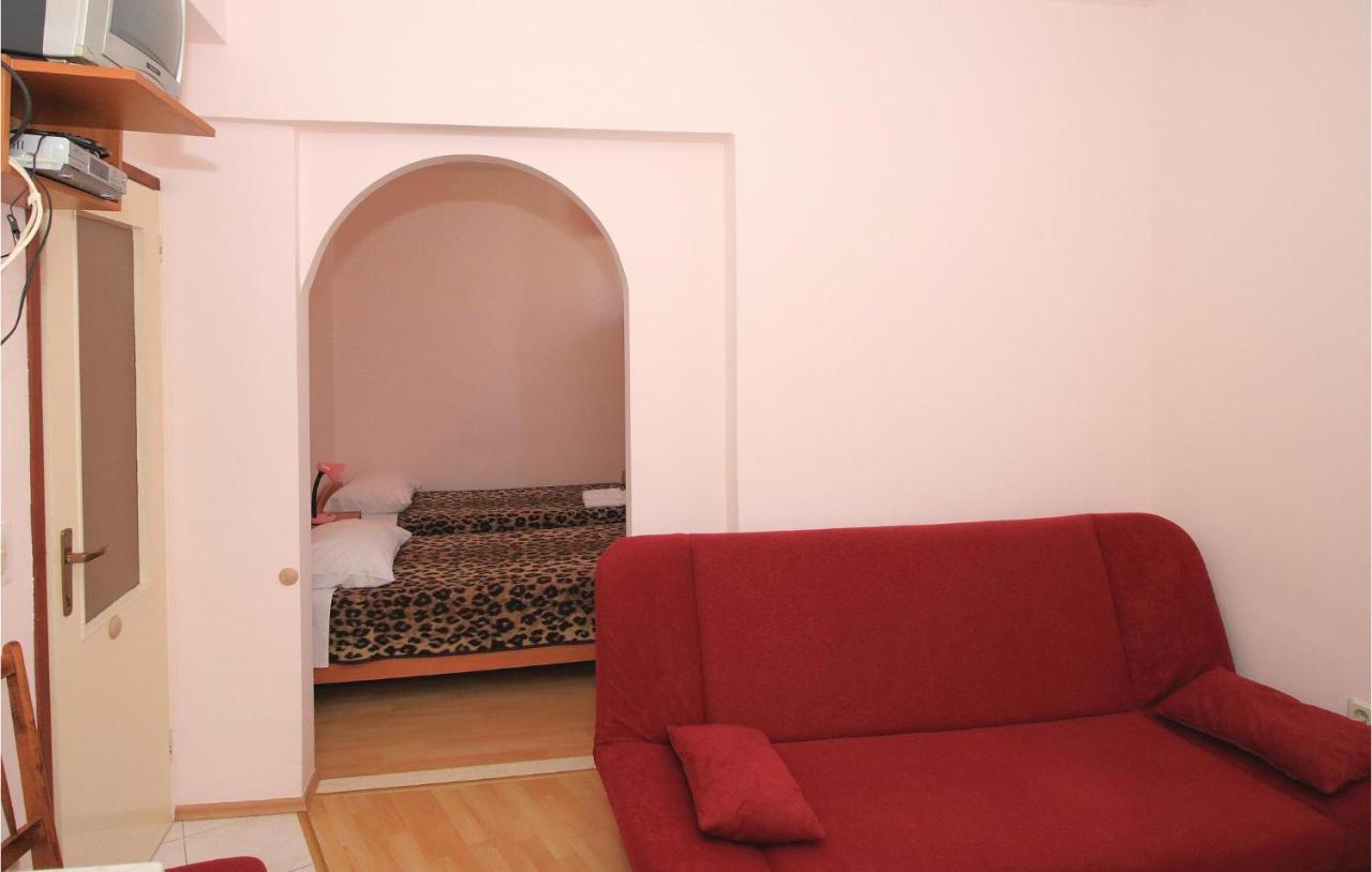 1 Bedroom Nice Apartment In Kastel Sucurac Kaštela Buitenkant foto