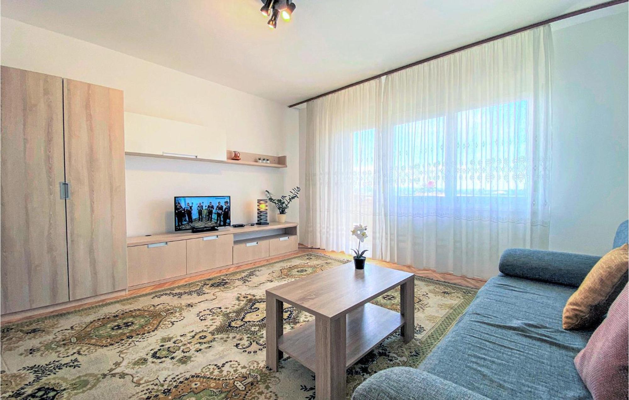 1 Bedroom Nice Apartment In Kastel Sucurac Kaštela Buitenkant foto